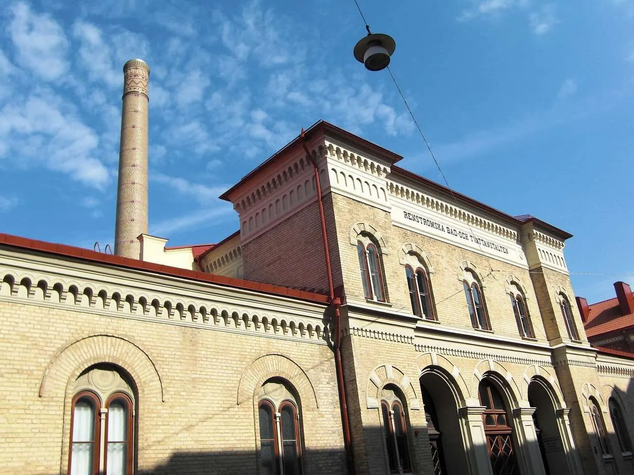 Metal Roofing Panels: Durable, Energy-Saving